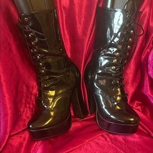 Sexy Heels Black Patent Leather Lace-Up Boots size 7